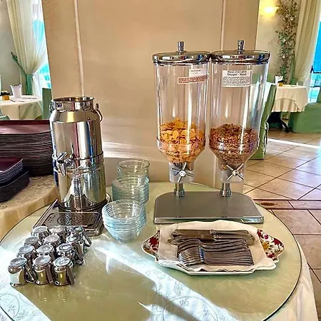 La Perla Отель 3*