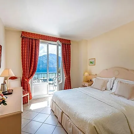 La Perla Hotel 3*