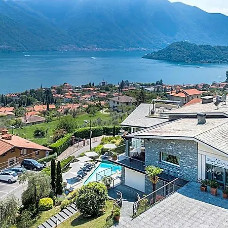 Hotel La Perla 3*