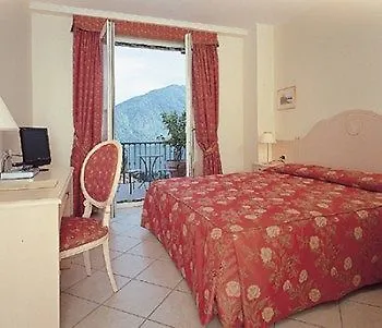Hotel La Perla 3*