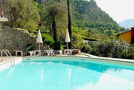 Отель La Perla 3*